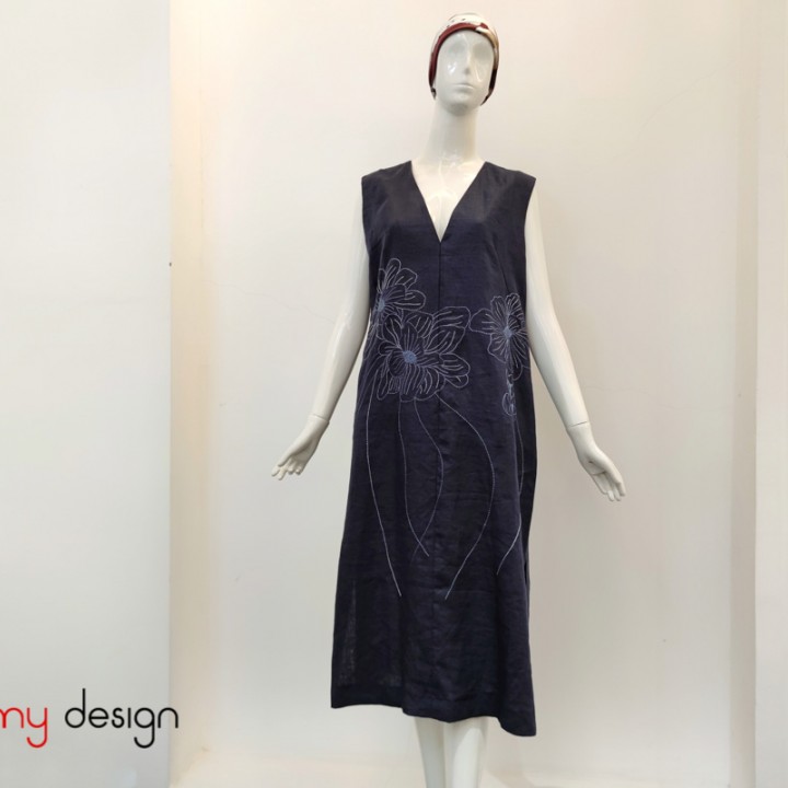 Heart neck dress with pensee embroidery